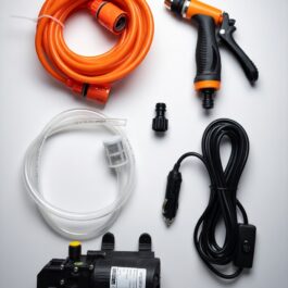 Complete 12V portable car wash kit including 100W pump, spray gun, orange hose, suction filter, and vehicle power adapter.